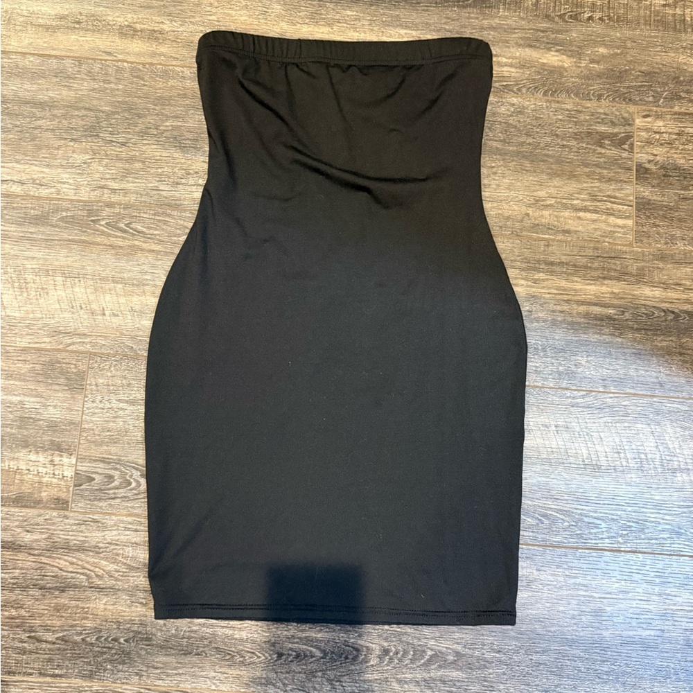 Elegant Black Strapless Dress